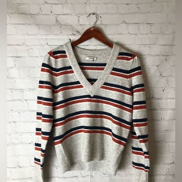 Striped Westgate V-Neck Sweater in Coziest Yarn Size XS - Picture 2 of 9